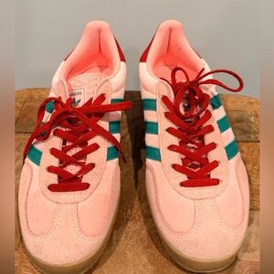 Adidas 6.5 (W) Gazelle Indoor sneakers in bubble gum pink w/red and green detail